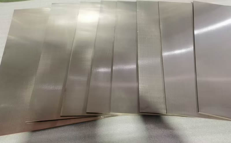 TITANIUM  PLATE